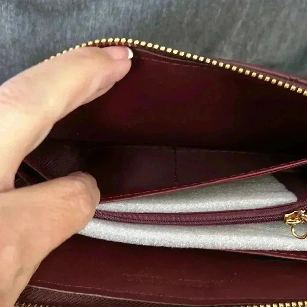 Badgley Mischka wallet - Picture 3 of 6